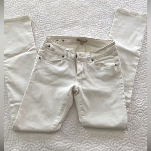 ✨3/$25✨ Women’s CAbi White Jeans SZ 0